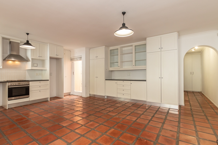 To Let 2 Bedroom Property for Rent in Claremont Village Western Cape